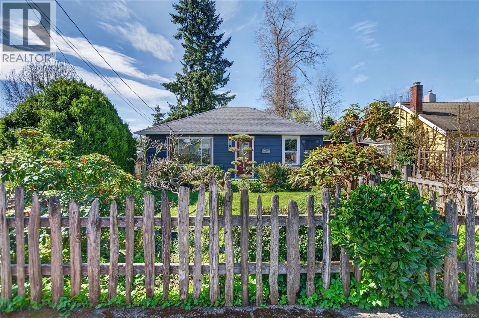 1195 URQUHART AVE - 42