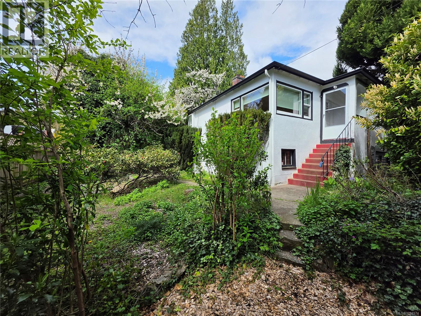 5190 CORDOVA BAY RD - 5