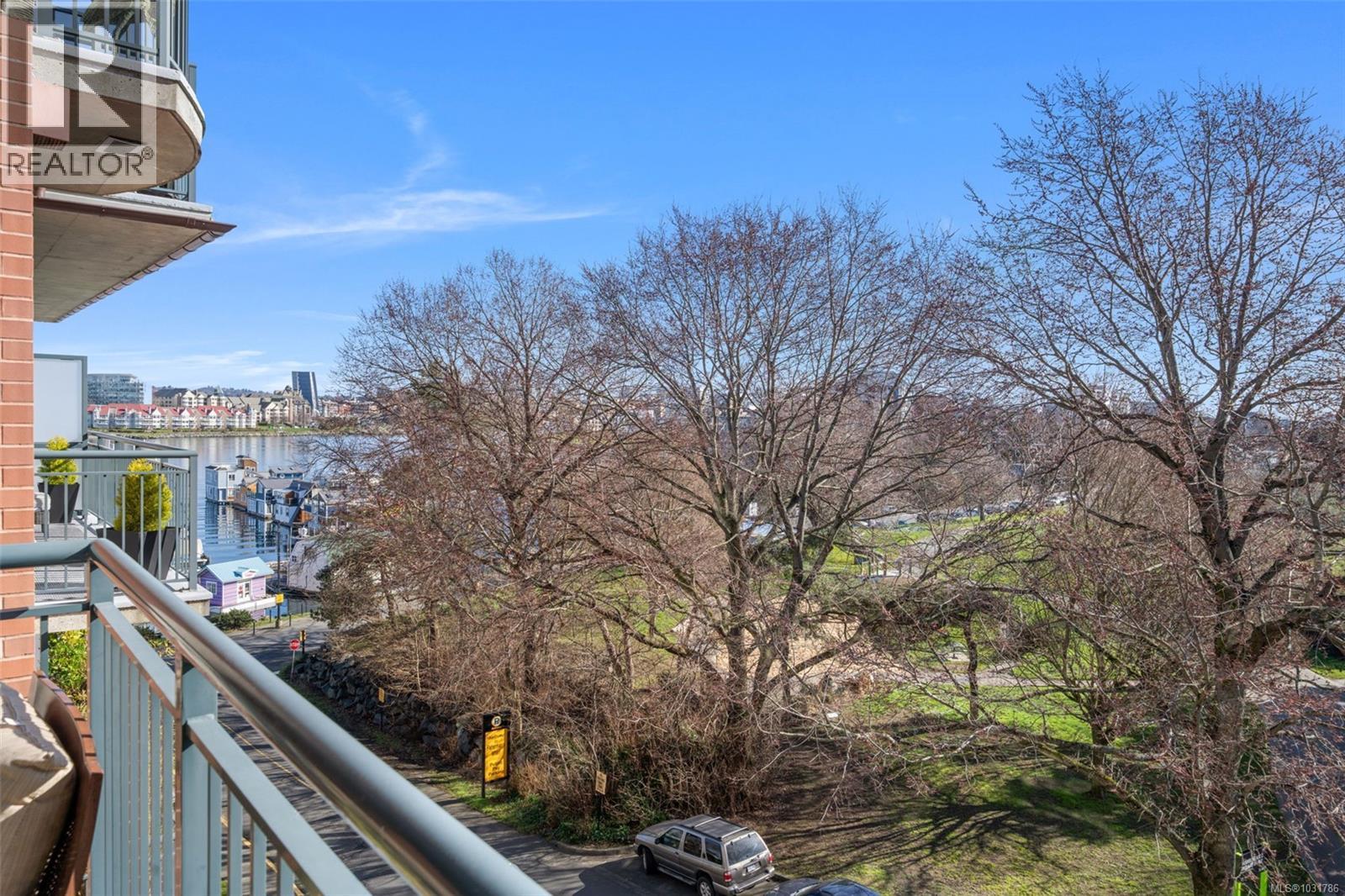 #628 21 DALLAS RD - 17