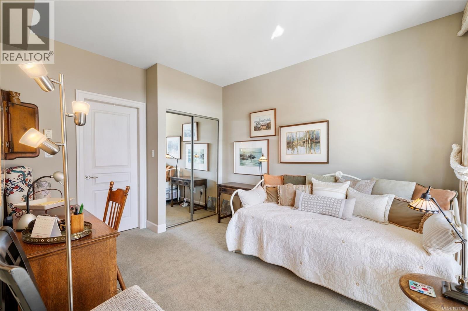 #628 21 DALLAS RD - 19