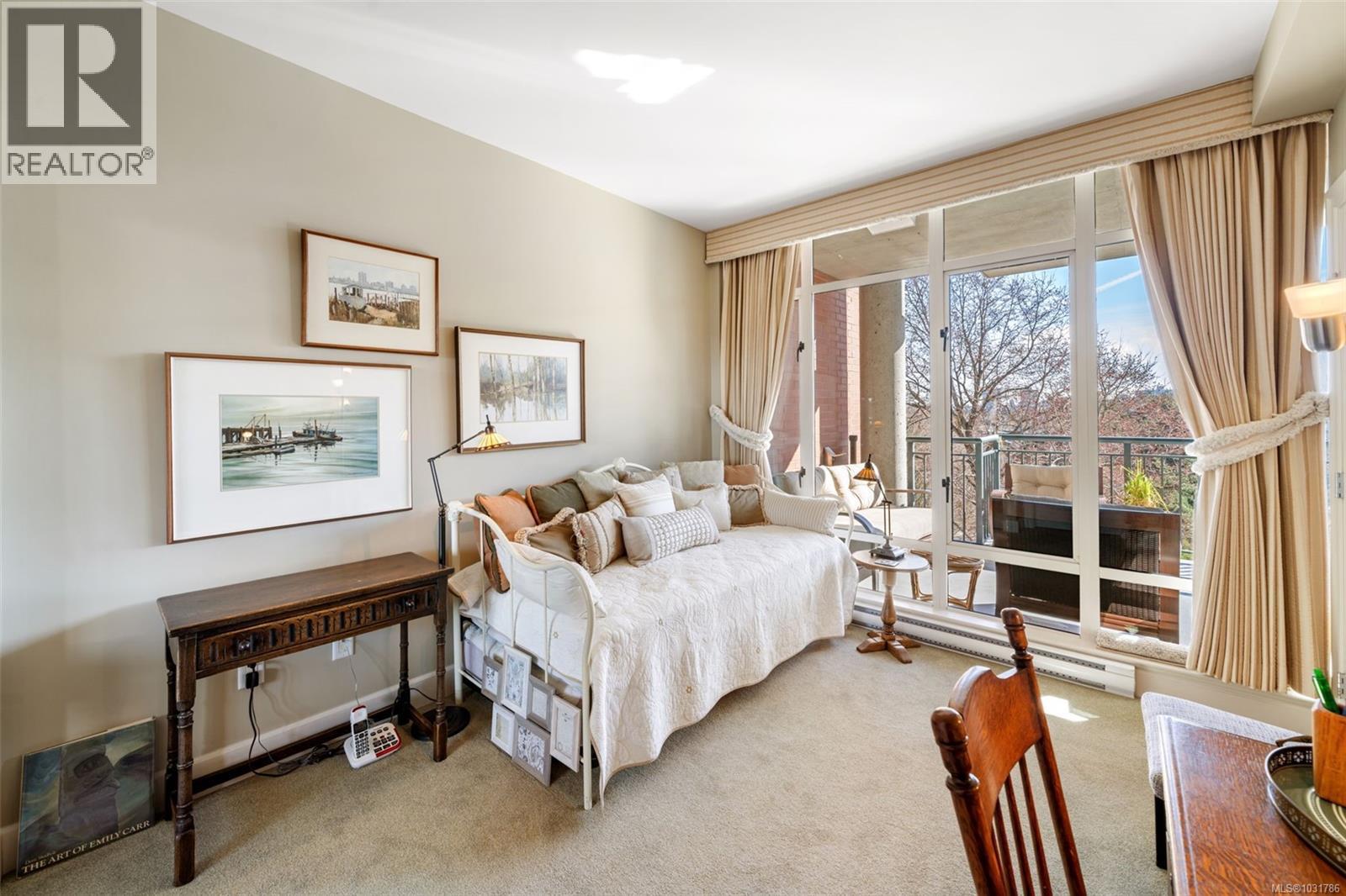 #628 21 DALLAS RD - 20