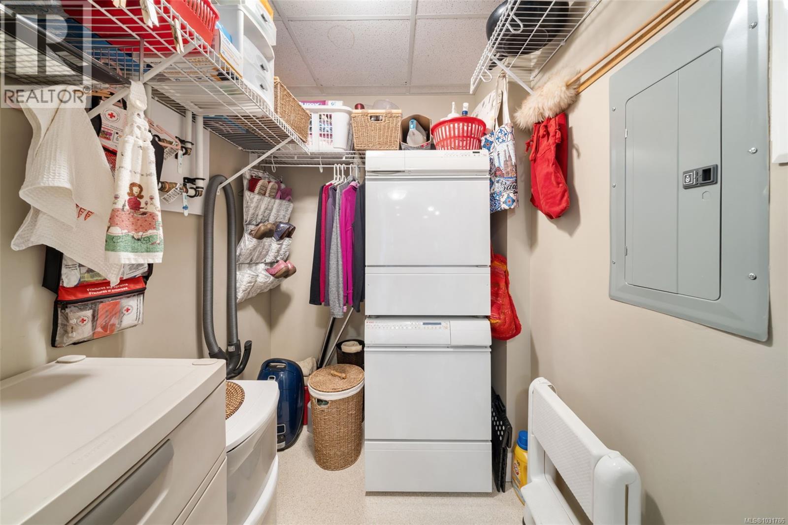 #628 21 DALLAS RD - 23