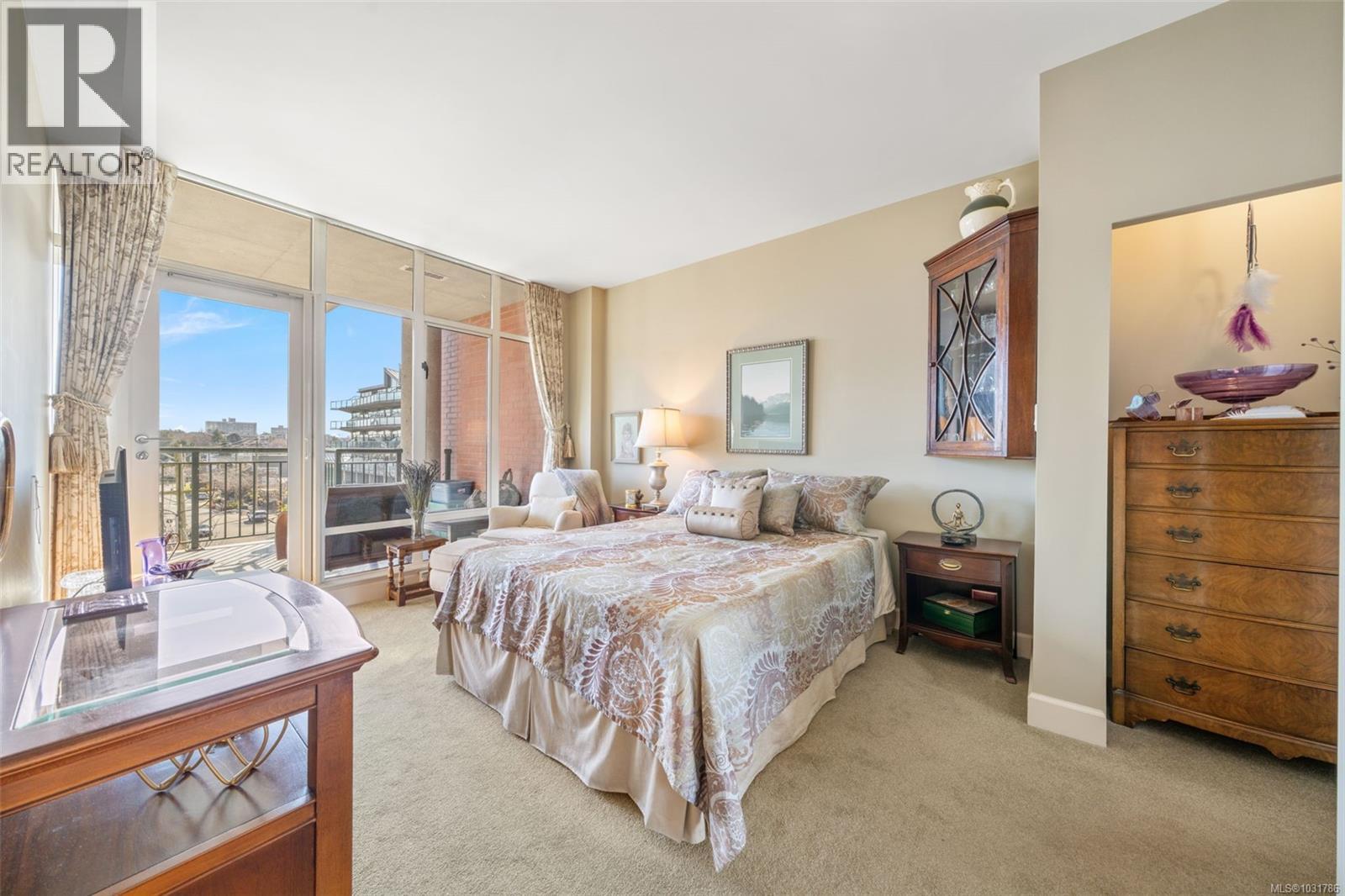 #628 21 DALLAS RD - 5