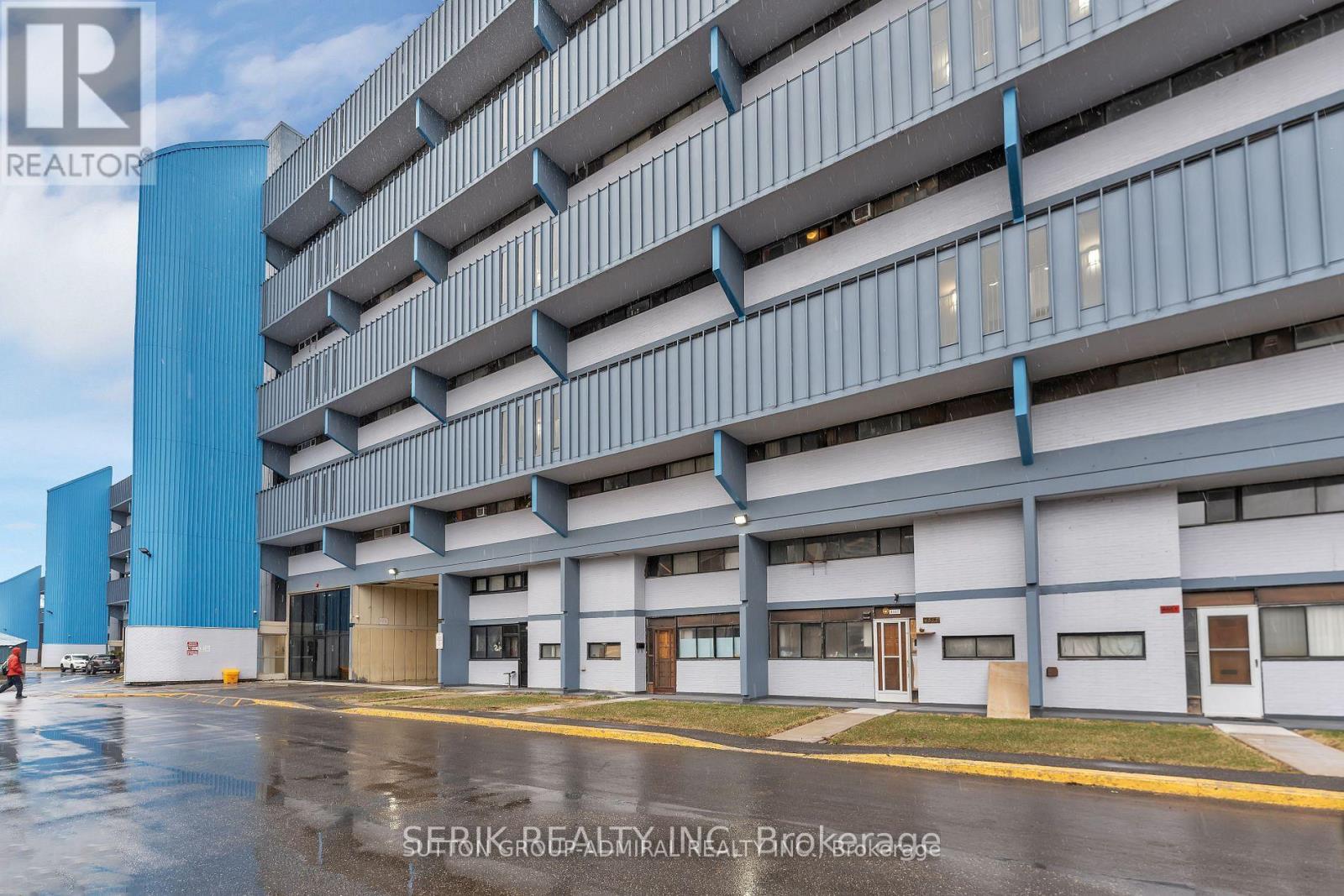 Listing photo of 417 - 4673 JANE STREET