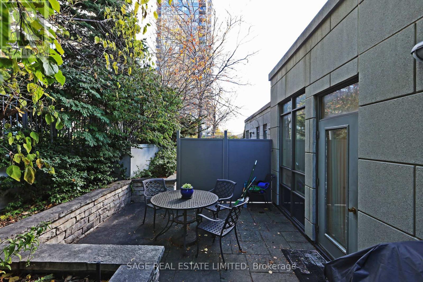 TH#31 - 25 GREENVIEW AVENUE — photo 34