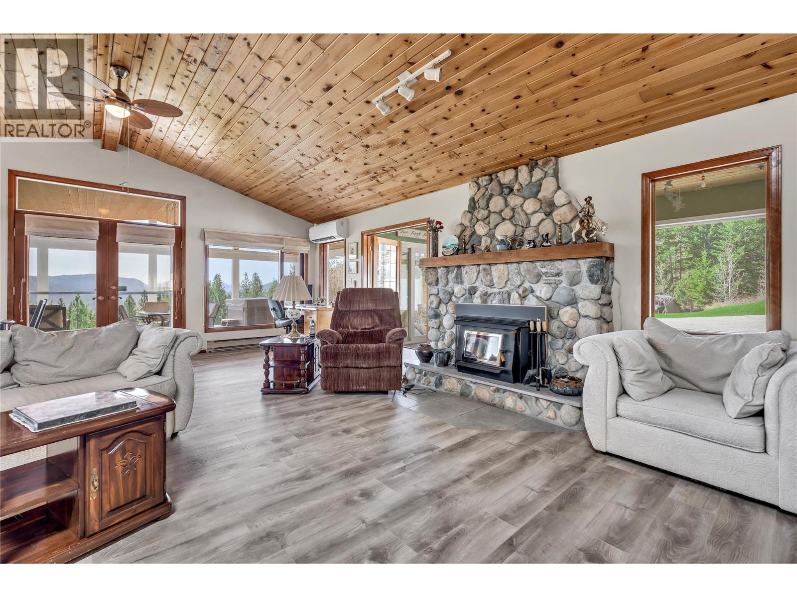 30 Osborne Road, Summerland