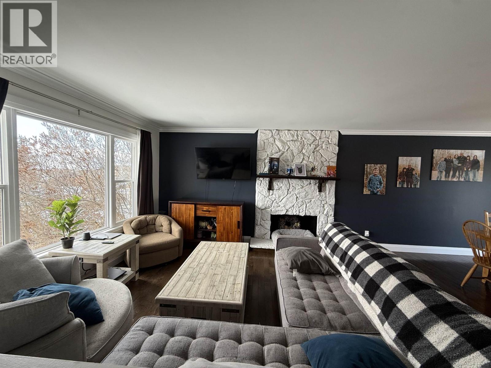 9124 98A AVENUE - Image 2