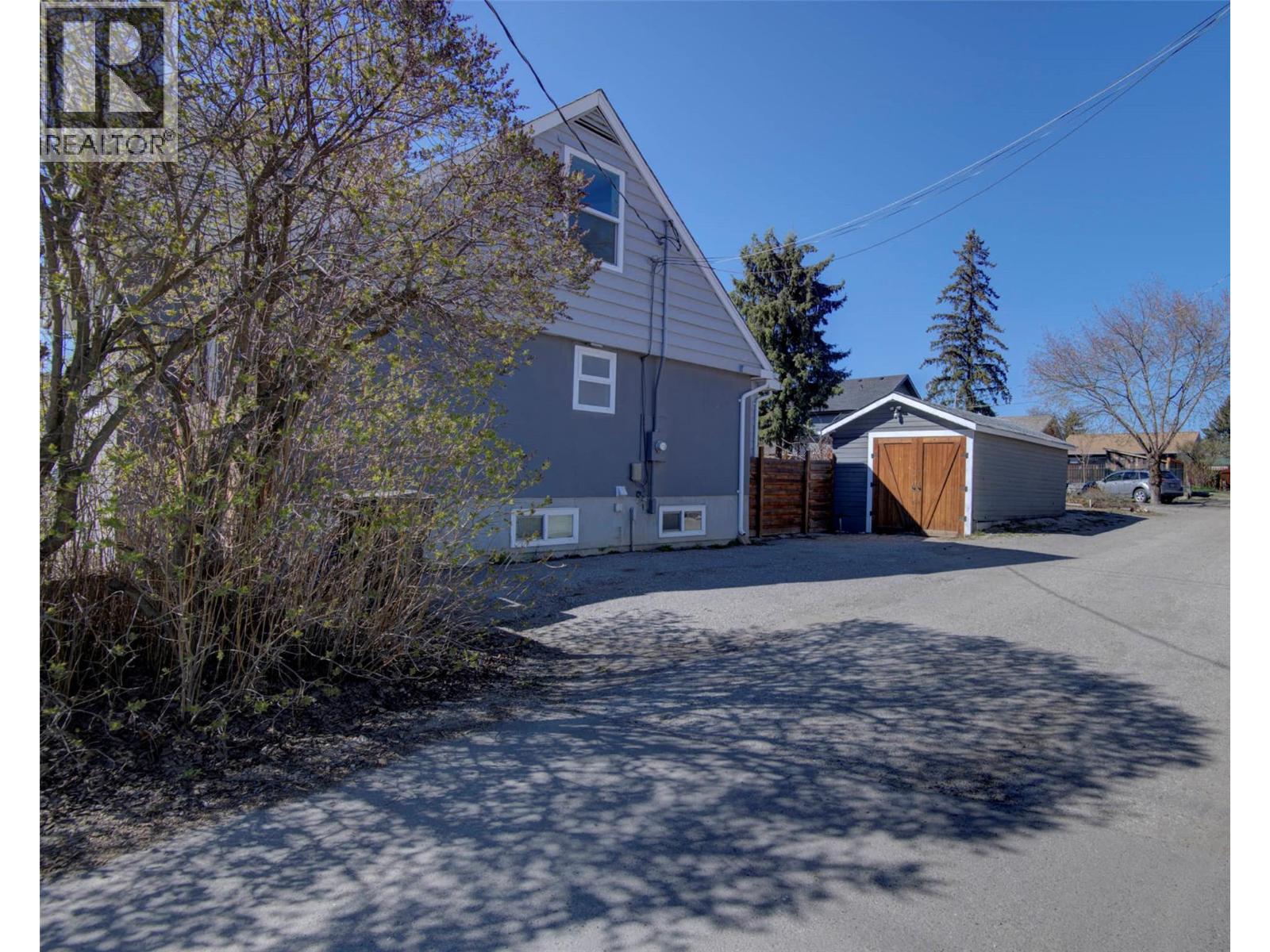 1505 32 Avenue, Vernon