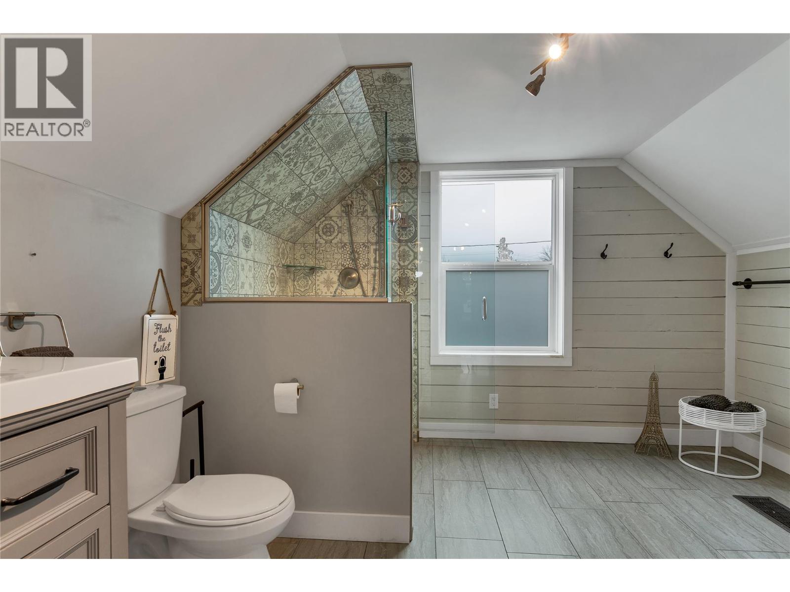 1505 32 Avenue, Vernon