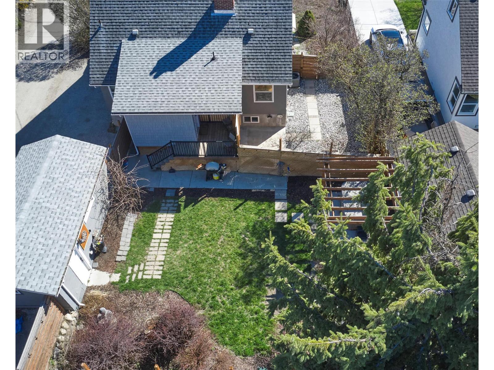 1505 32 Avenue - 94