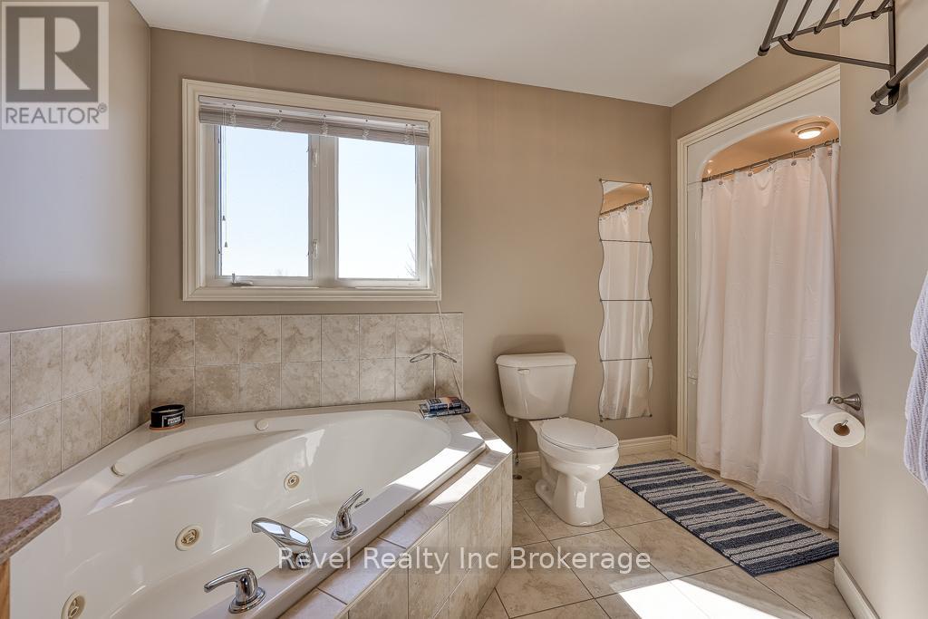 7 WOODHATCH CRESCENT — photo 23