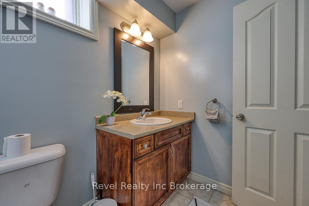 7 WOODHATCH CRESCENT — photo 28