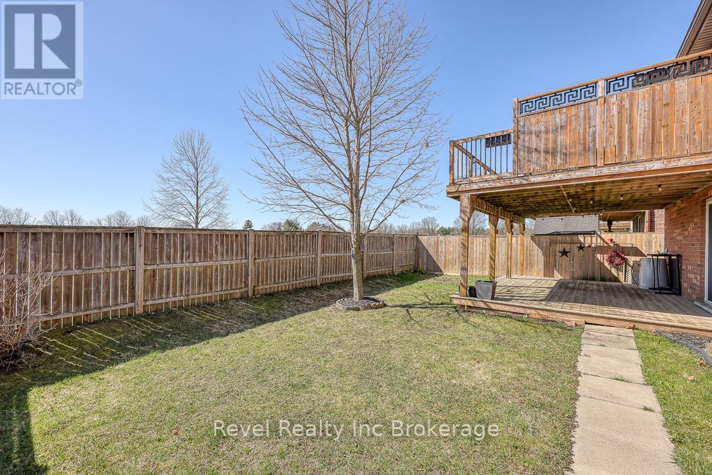 7 WOODHATCH CRESCENT — photo 37
