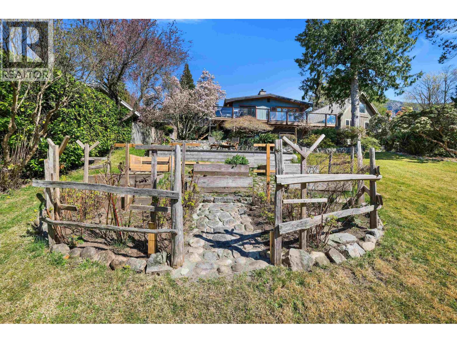 38263 VIEW PLACE, Squamish