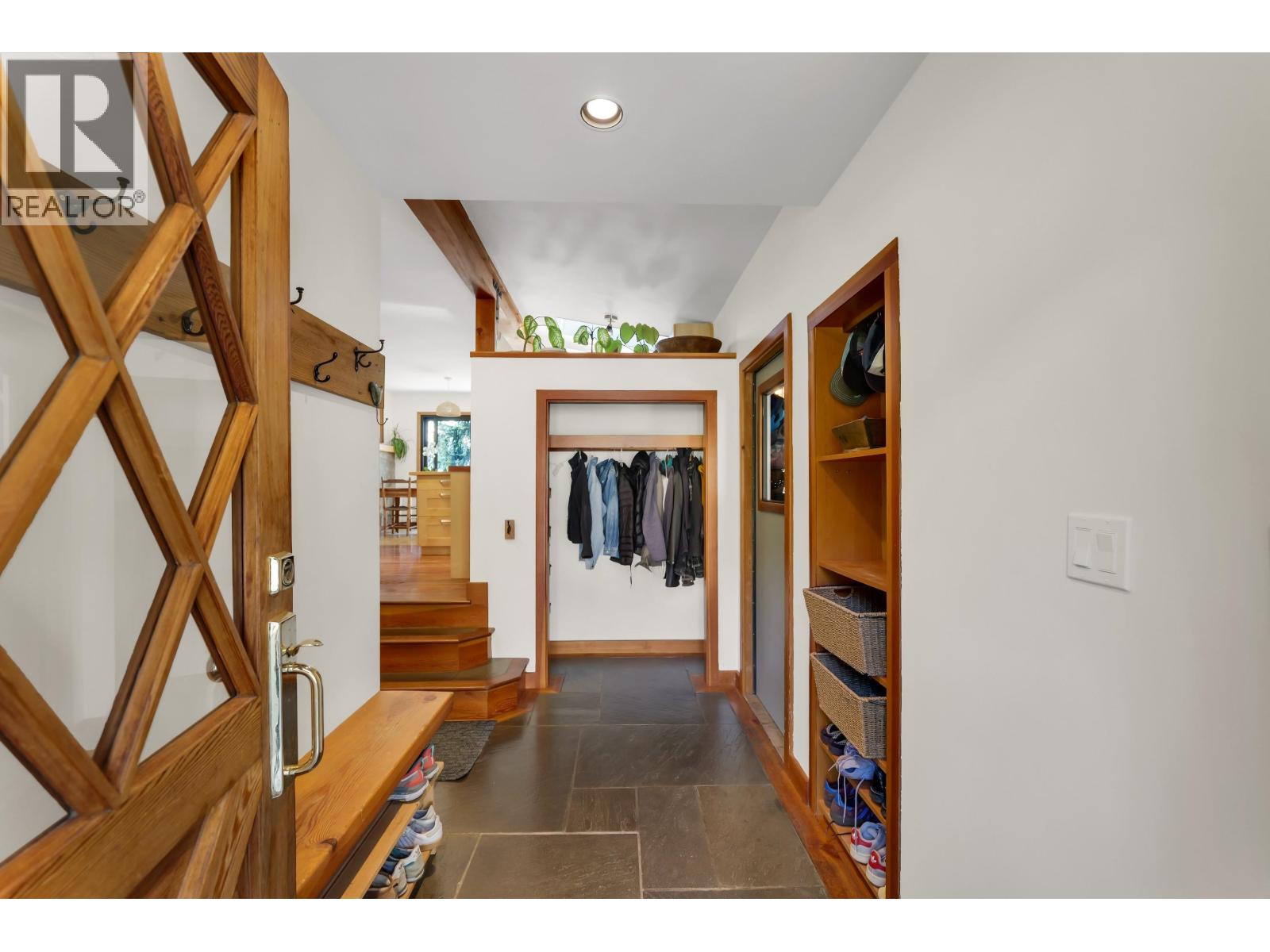 38263 VIEW PLACE, Squamish