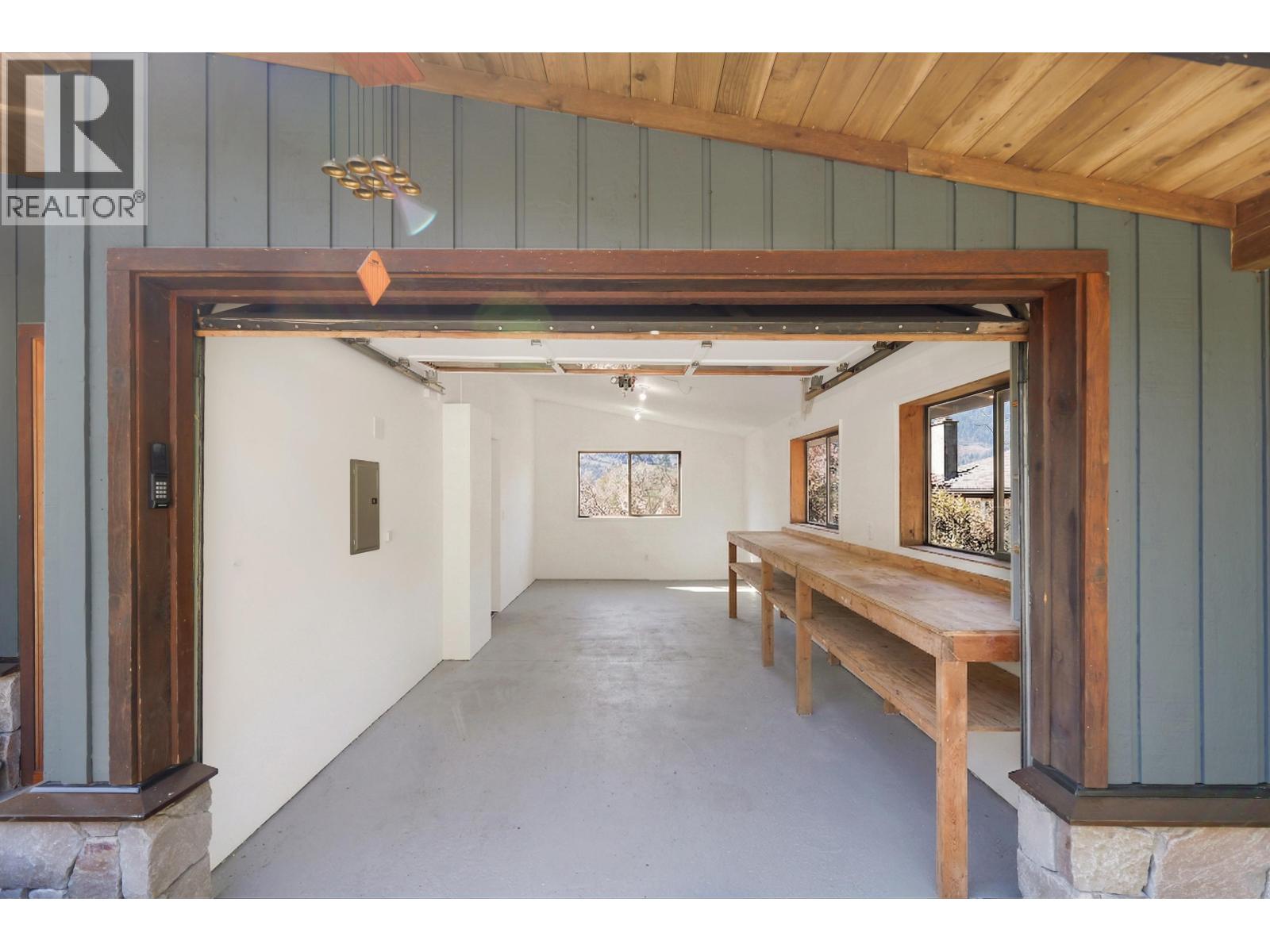 38263 VIEW PLACE, Squamish