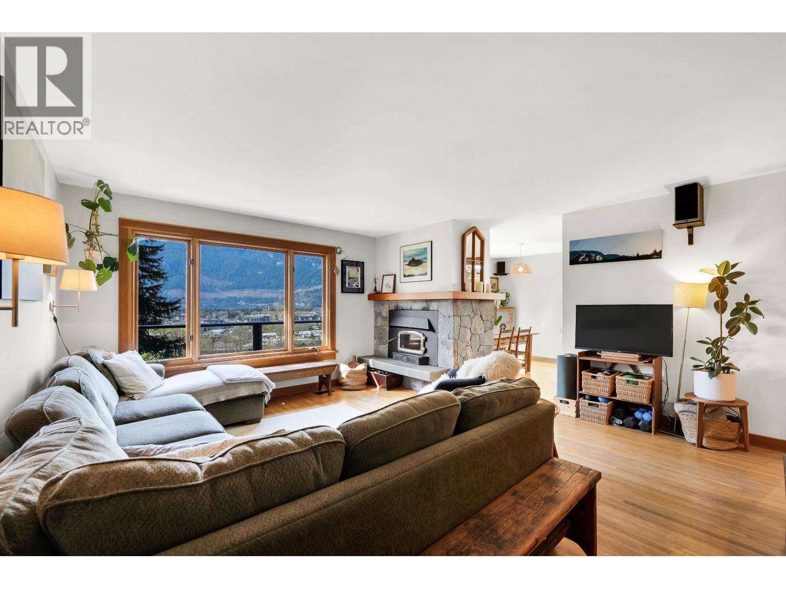 38263 VIEW PLACE, Squamish