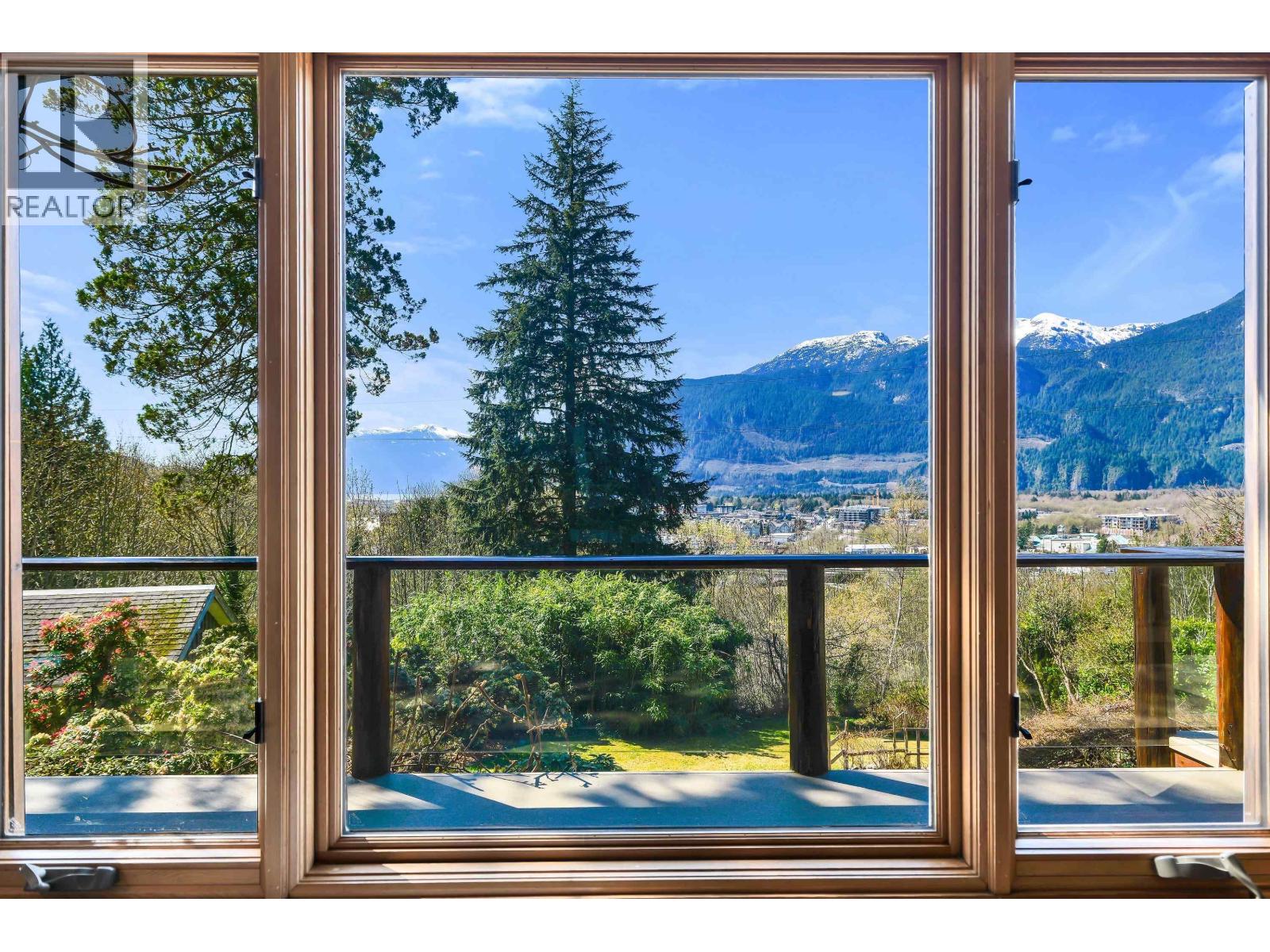38263 VIEW PLACE, Squamish