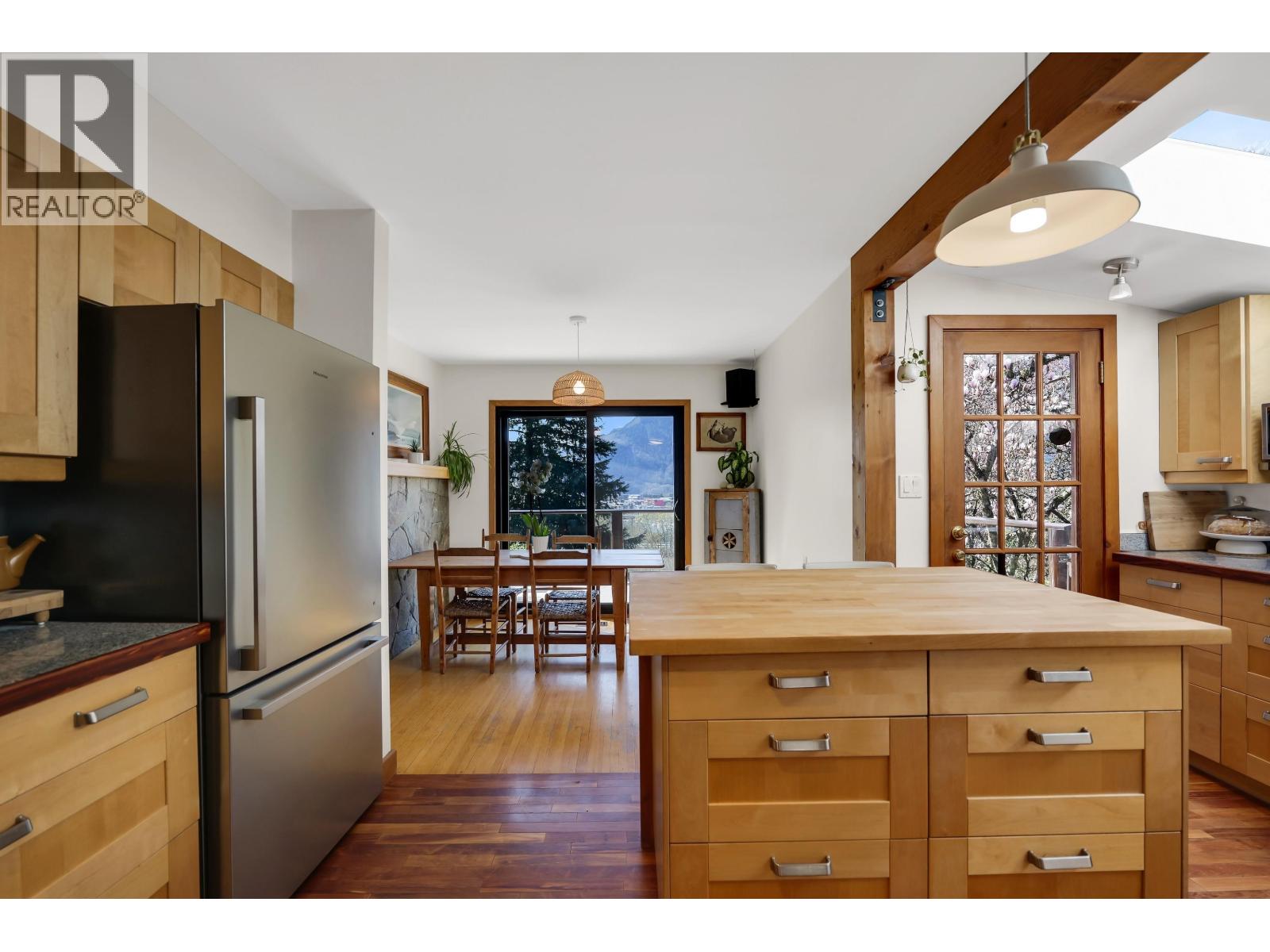38263 VIEW PLACE, Squamish