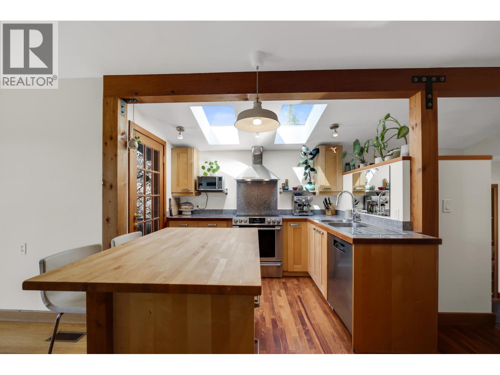 38263 VIEW PLACE, Squamish