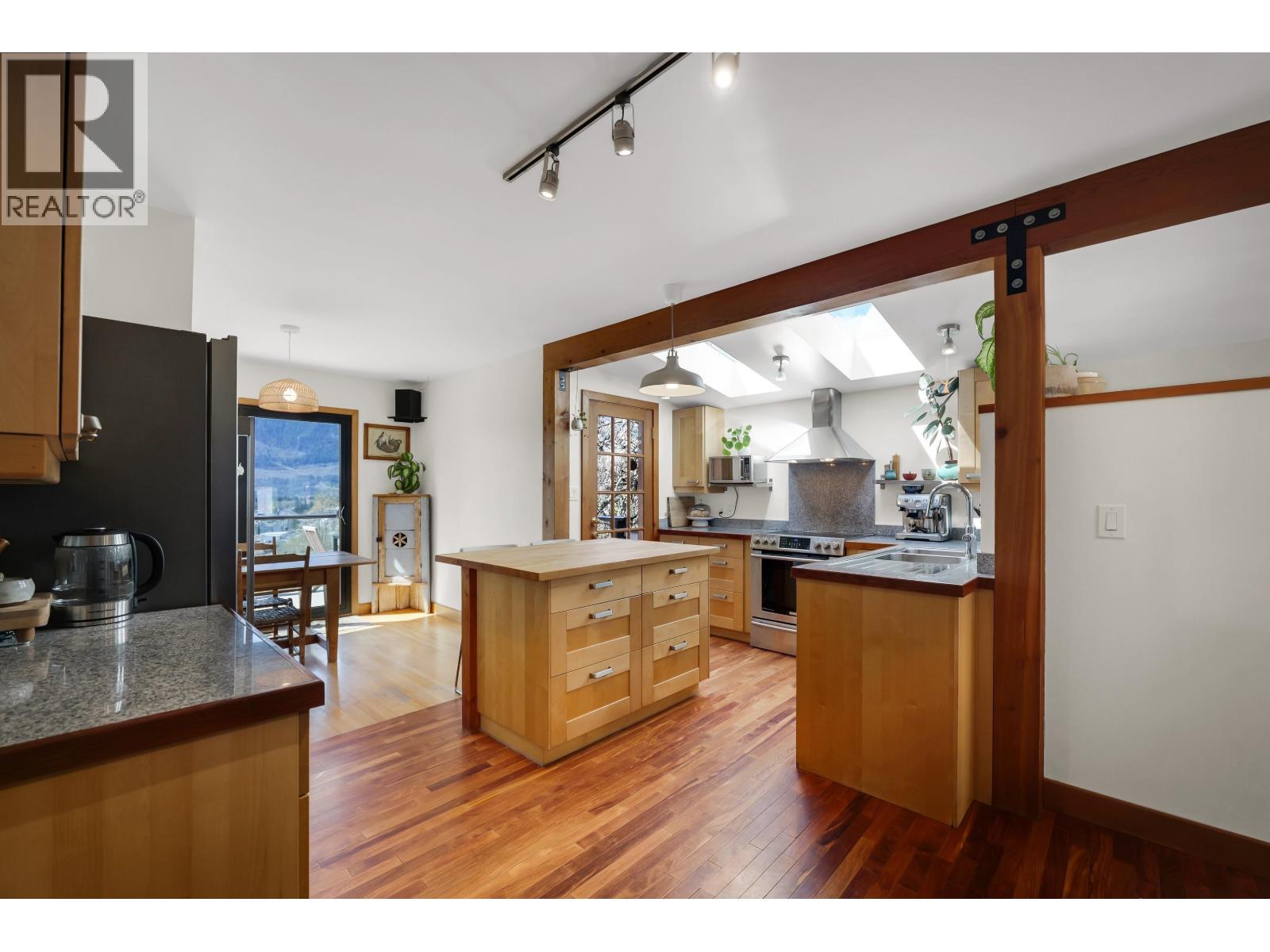 38263 VIEW PLACE, Squamish