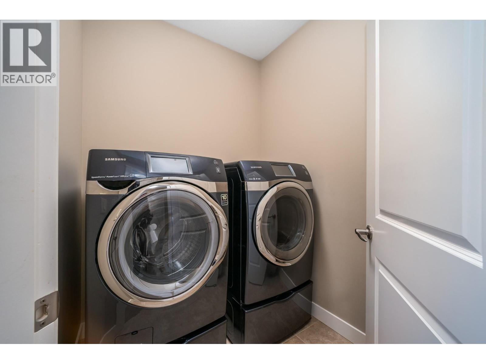 1915 ROSEALEE LANE - 37