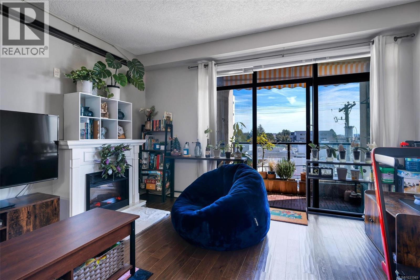 #205 820 SHORT ST - 12