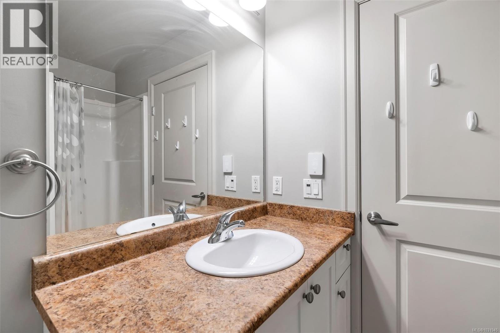 #205 820 SHORT ST - 20