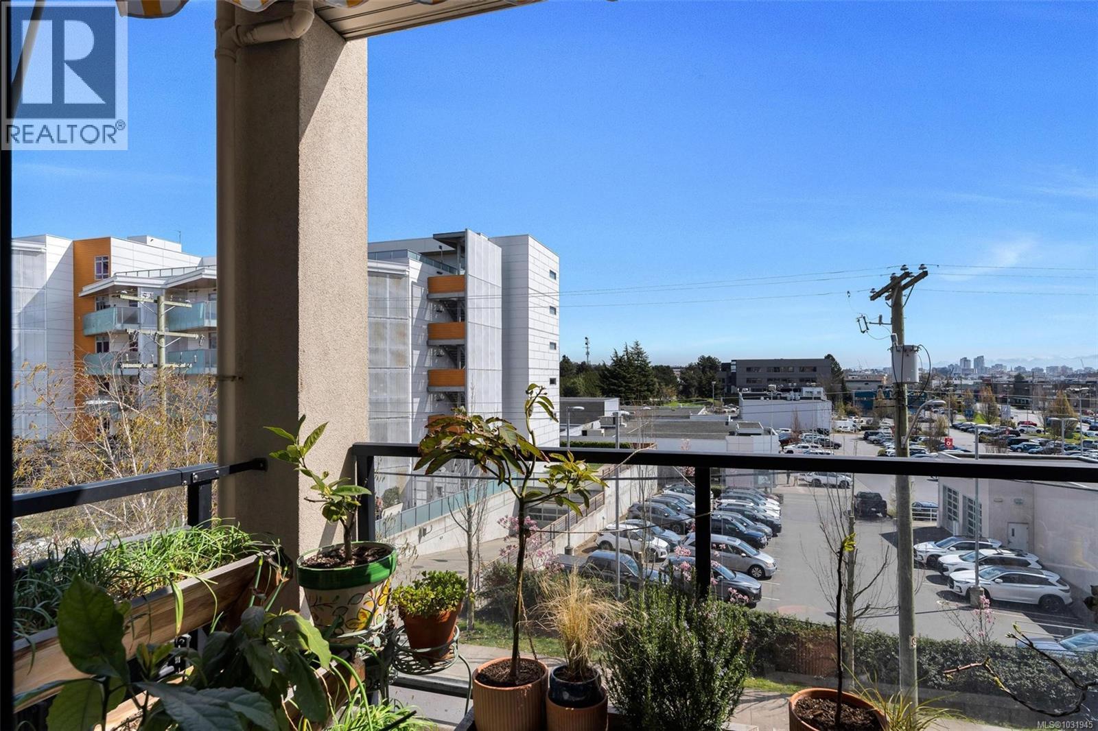 #205 820 SHORT ST - 23