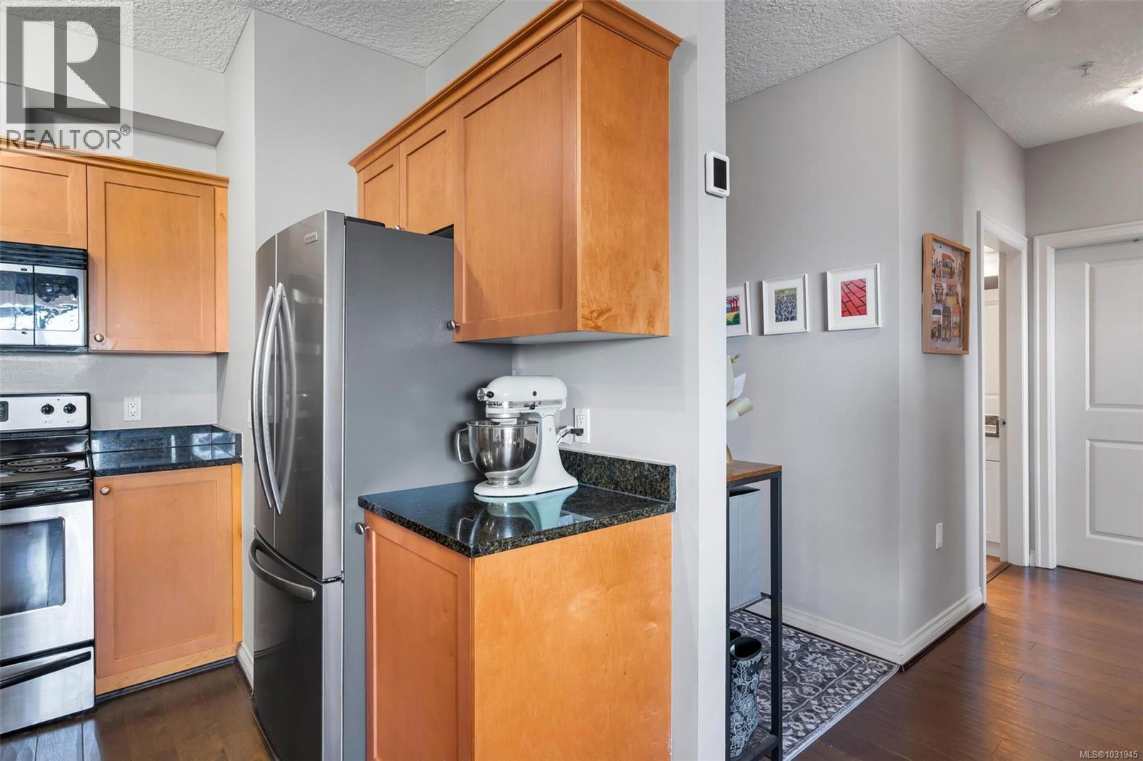 #205 820 SHORT ST - 7