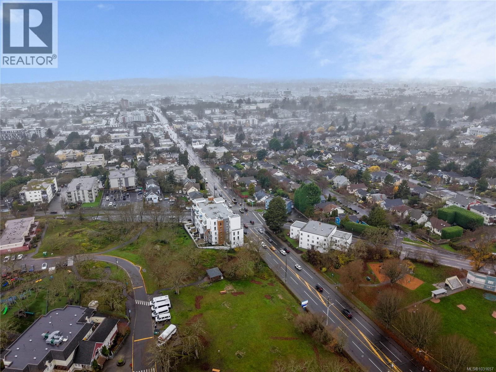  1303 Hillside Avenue, Victoria