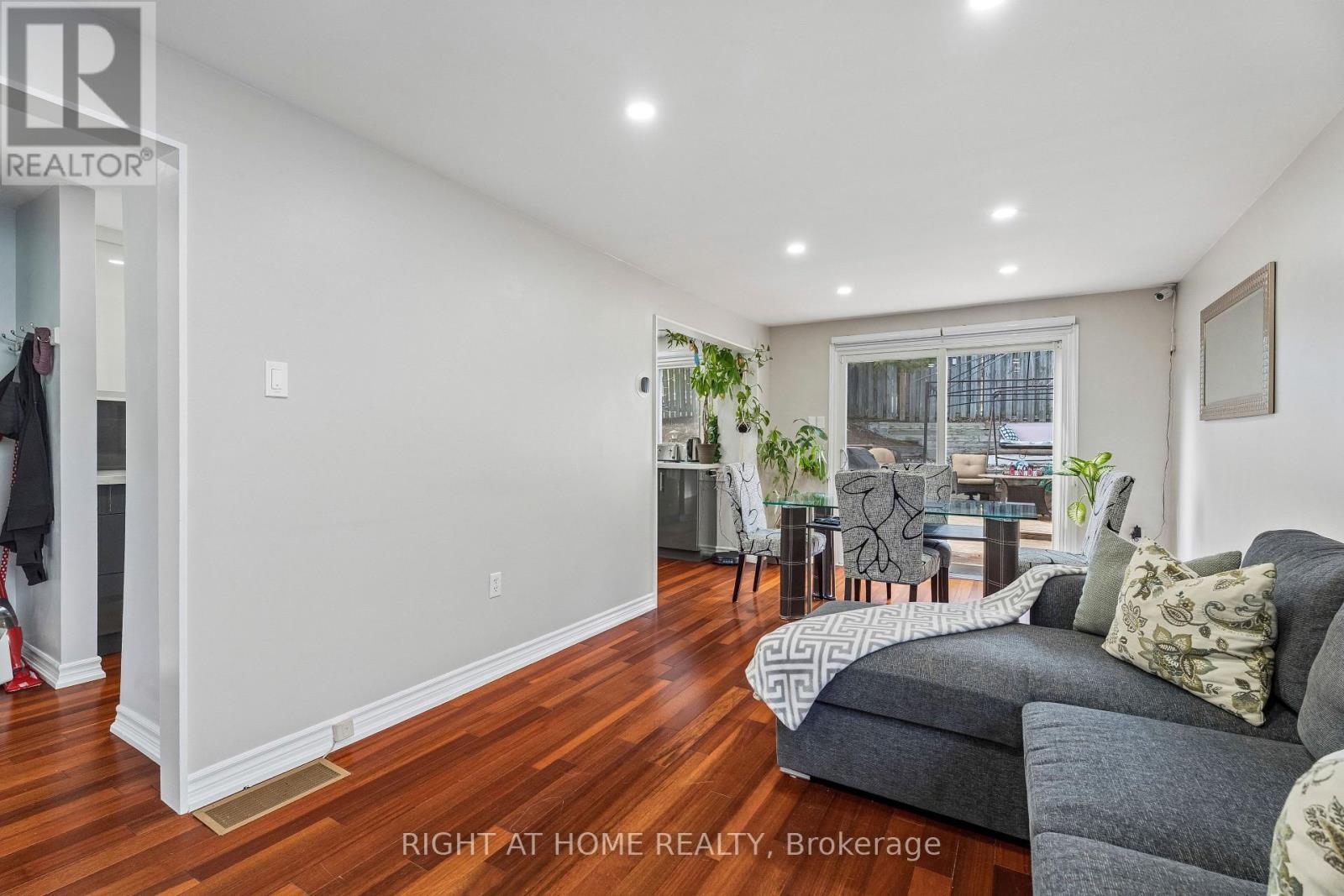 56 HEMINGWAY CRESCENT - 10