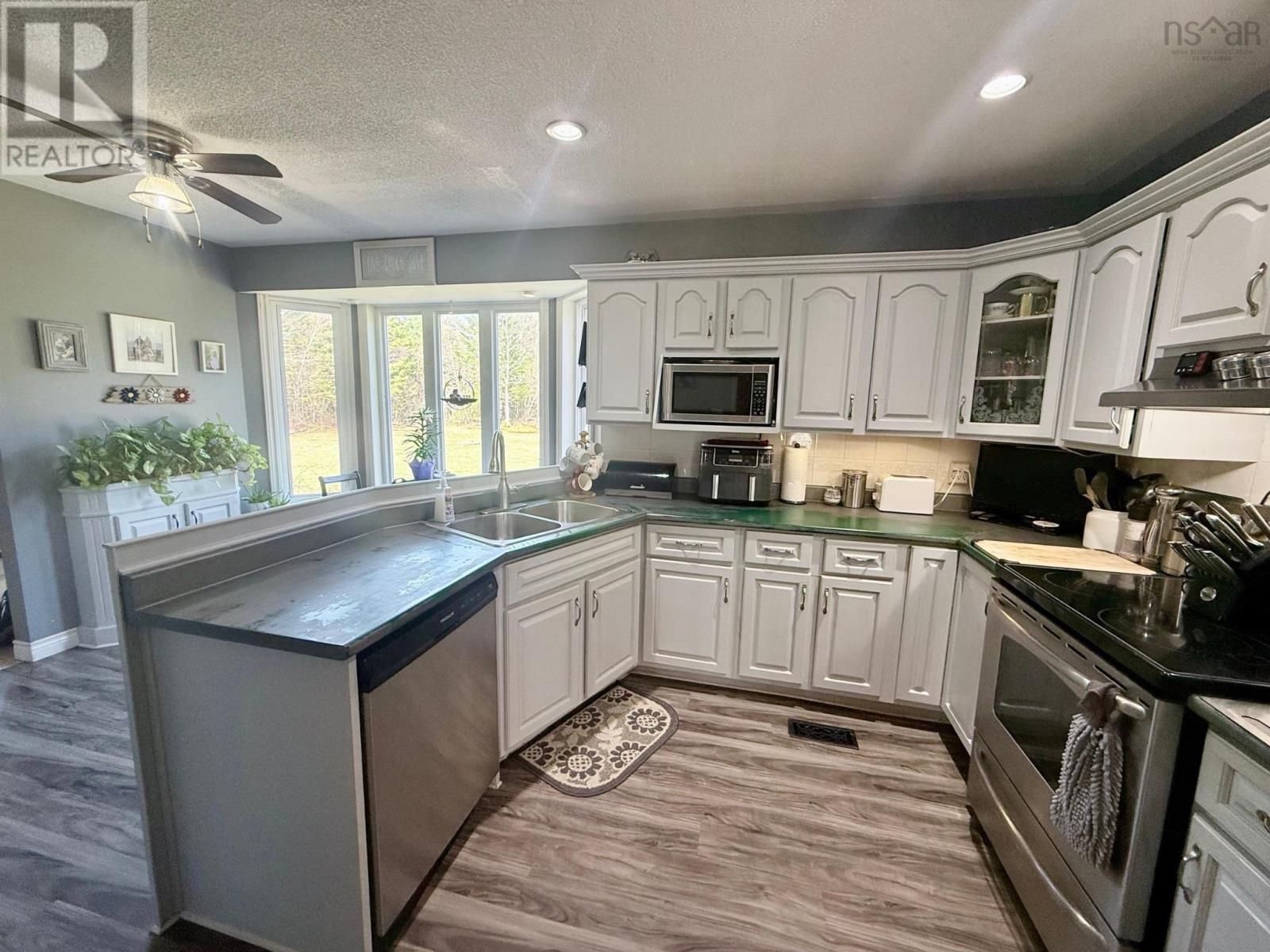 Property 5 of 29 of 7514 Highway 3