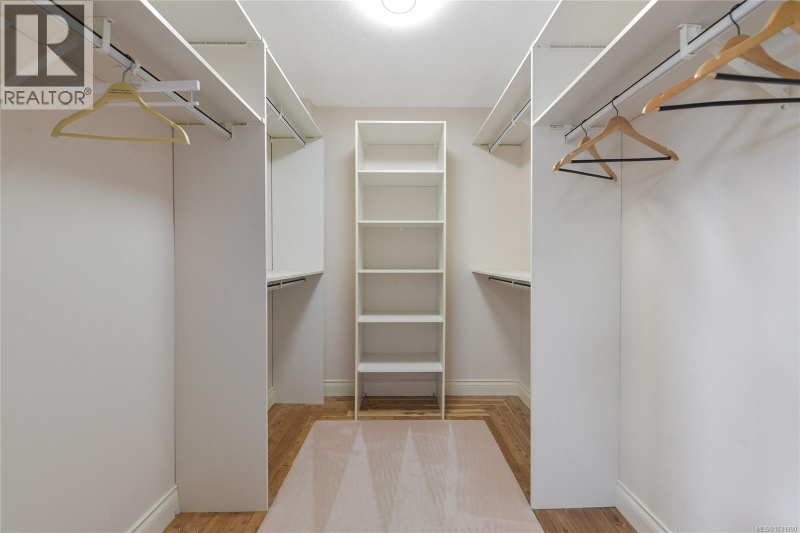 #13 520 MARSETT PL - 34