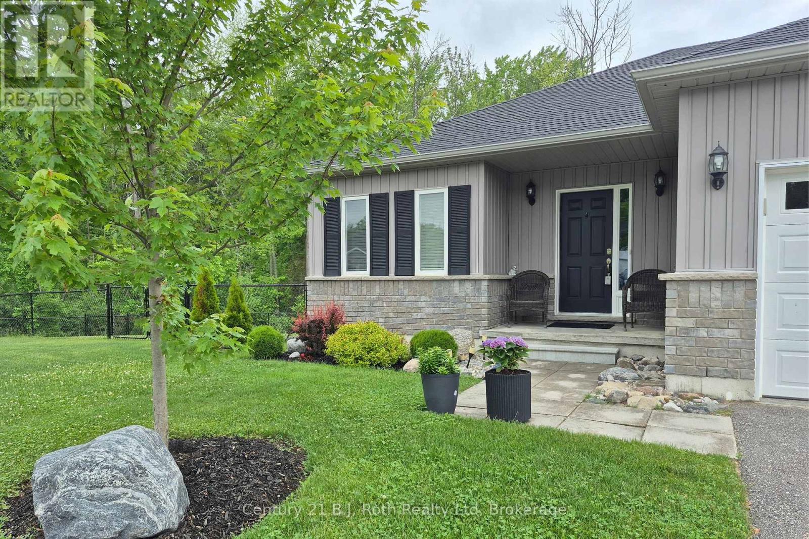 54 RALPH DALTON BOULEVARD - 3
