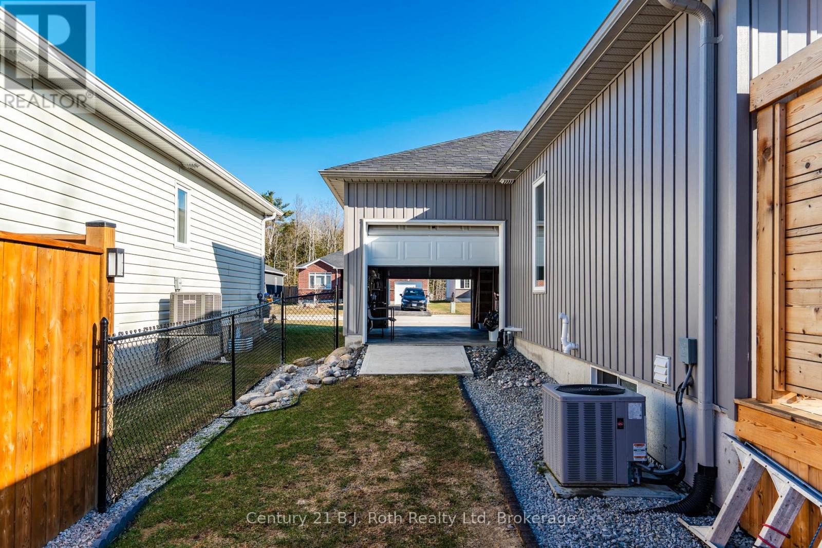 54 RALPH DALTON BOULEVARD - 5