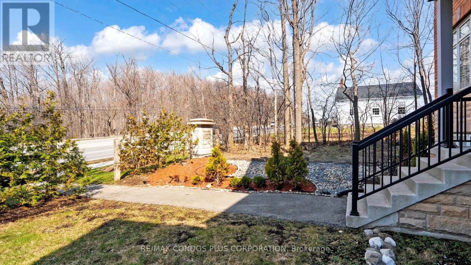 #22 8777 DUFFERIN STREET - 42