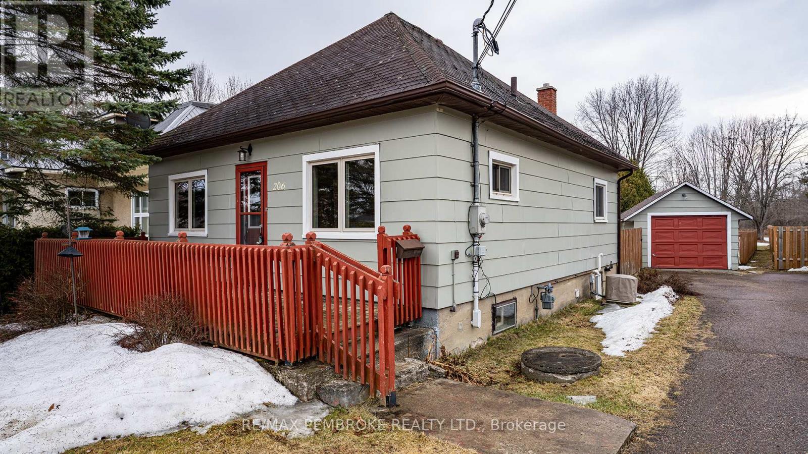 206 GOLF COURSE ROAD