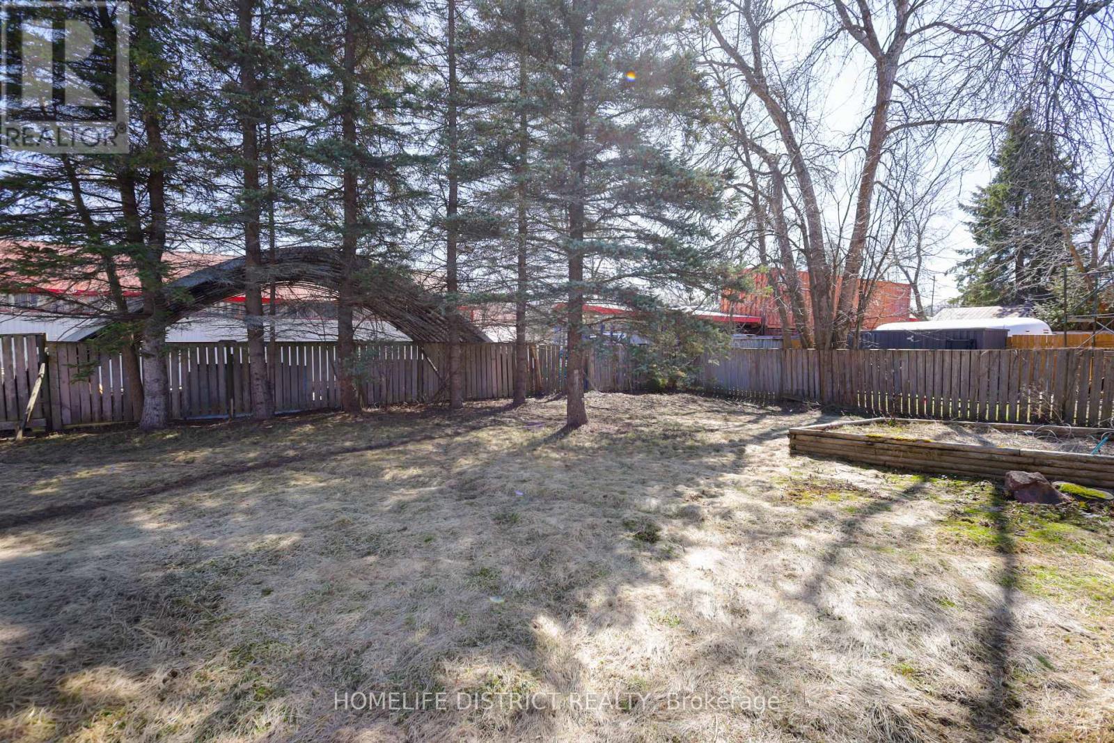 3391 MUSKOKA STREET — photo 26