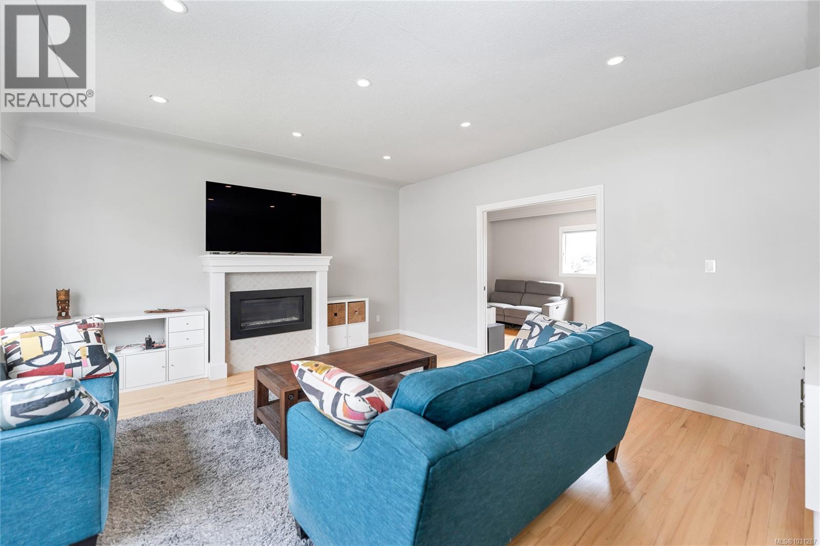  4345 Shelbourne Street, Saanich