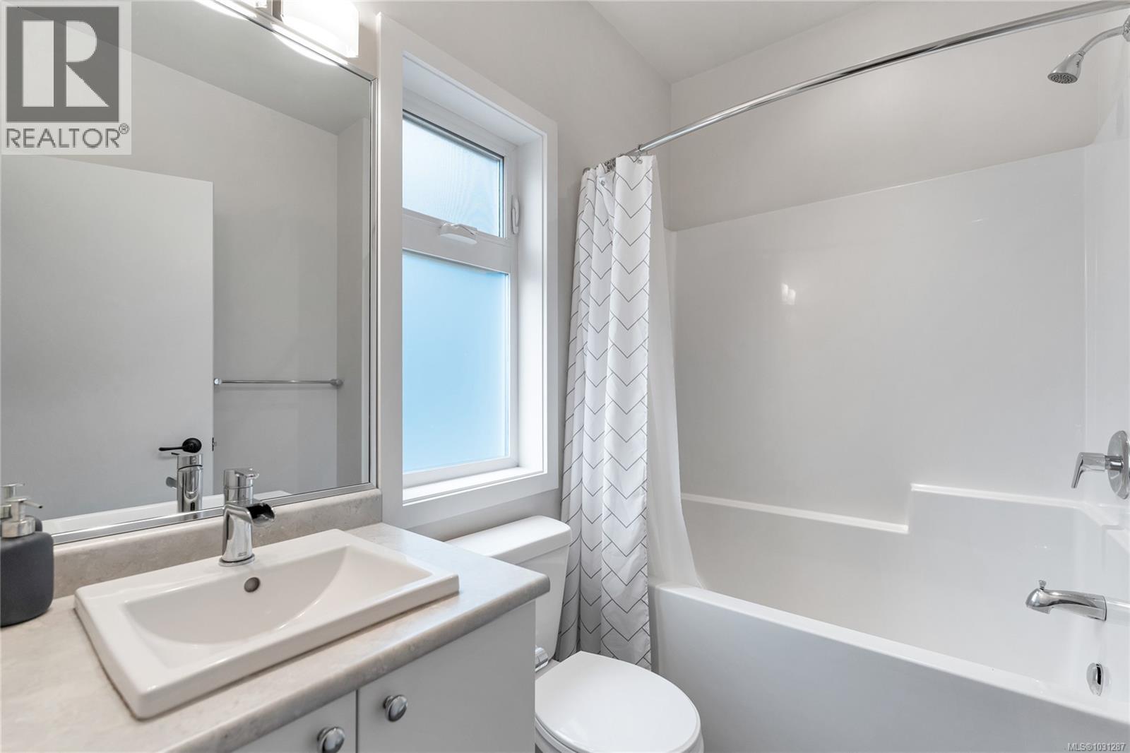  4345 Shelbourne Street, Saanich