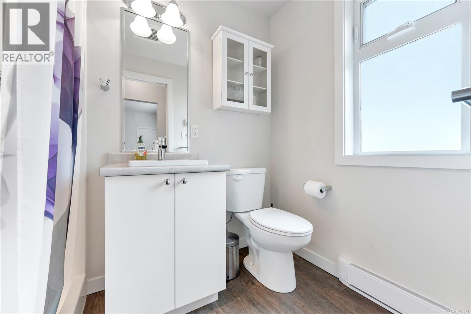  4345 Shelbourne Street, Saanich