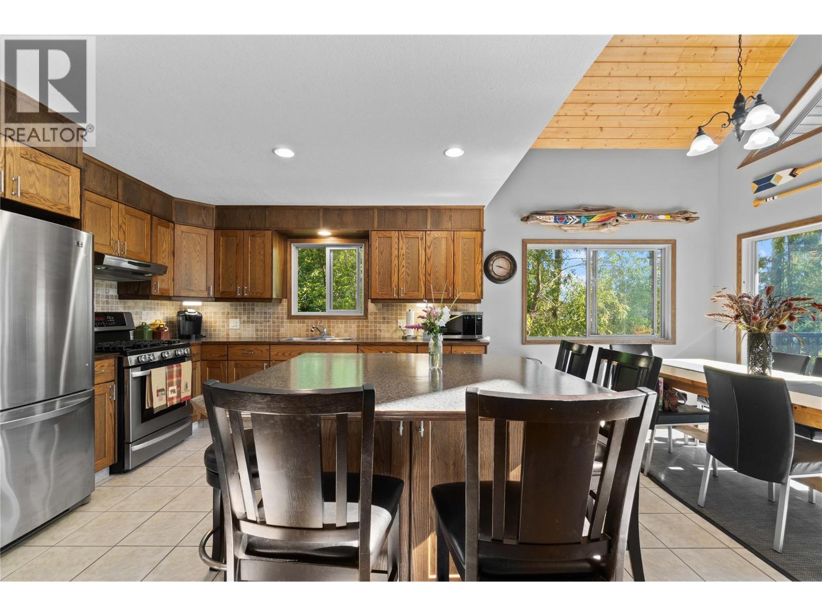 #12 & 13 9000 SEYMOUR ARM MAIN FSR - 21