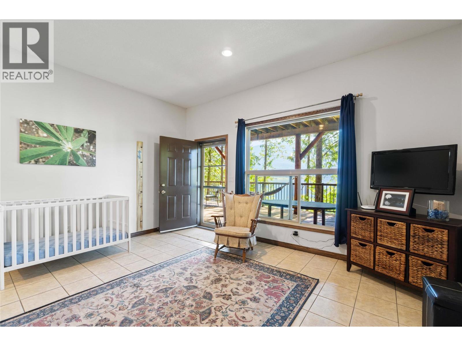 #12 & 13 9000 SEYMOUR ARM MAIN FSR - 34