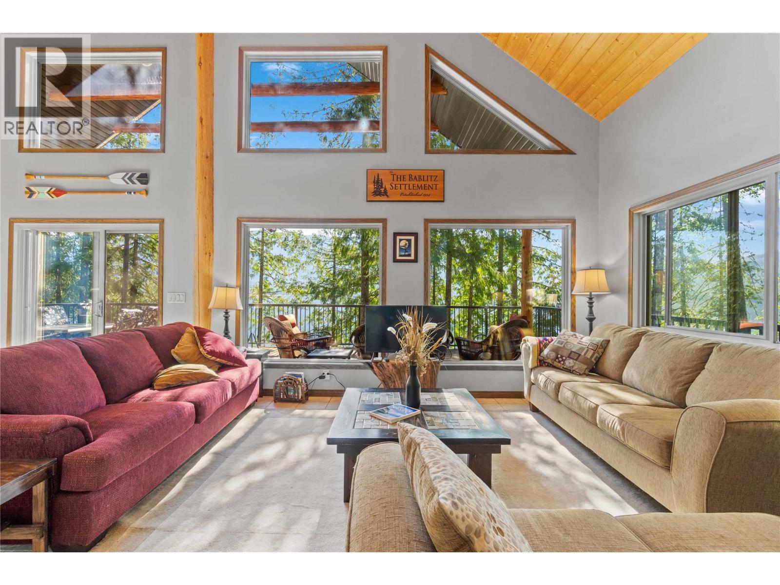 #12 & 13 9000 SEYMOUR ARM MAIN FSR - 12