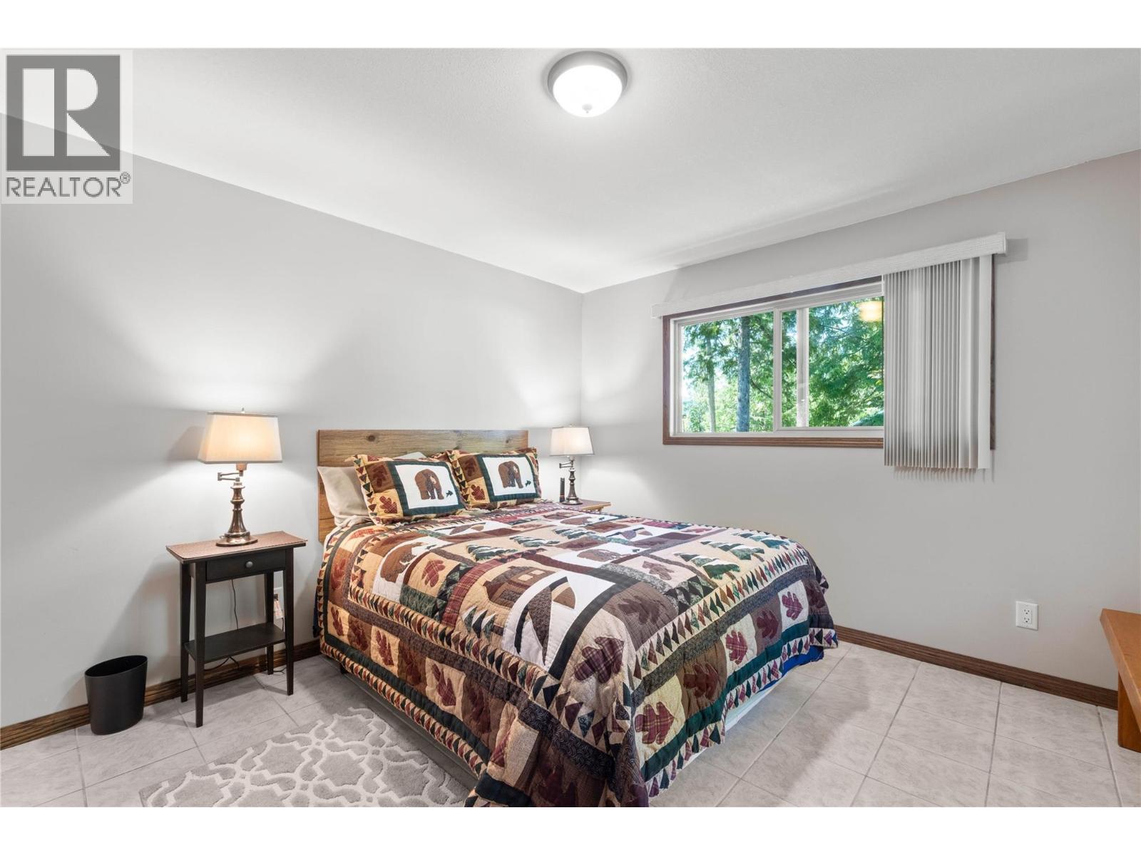 #12 & 13 9000 SEYMOUR ARM MAIN FSR - 25