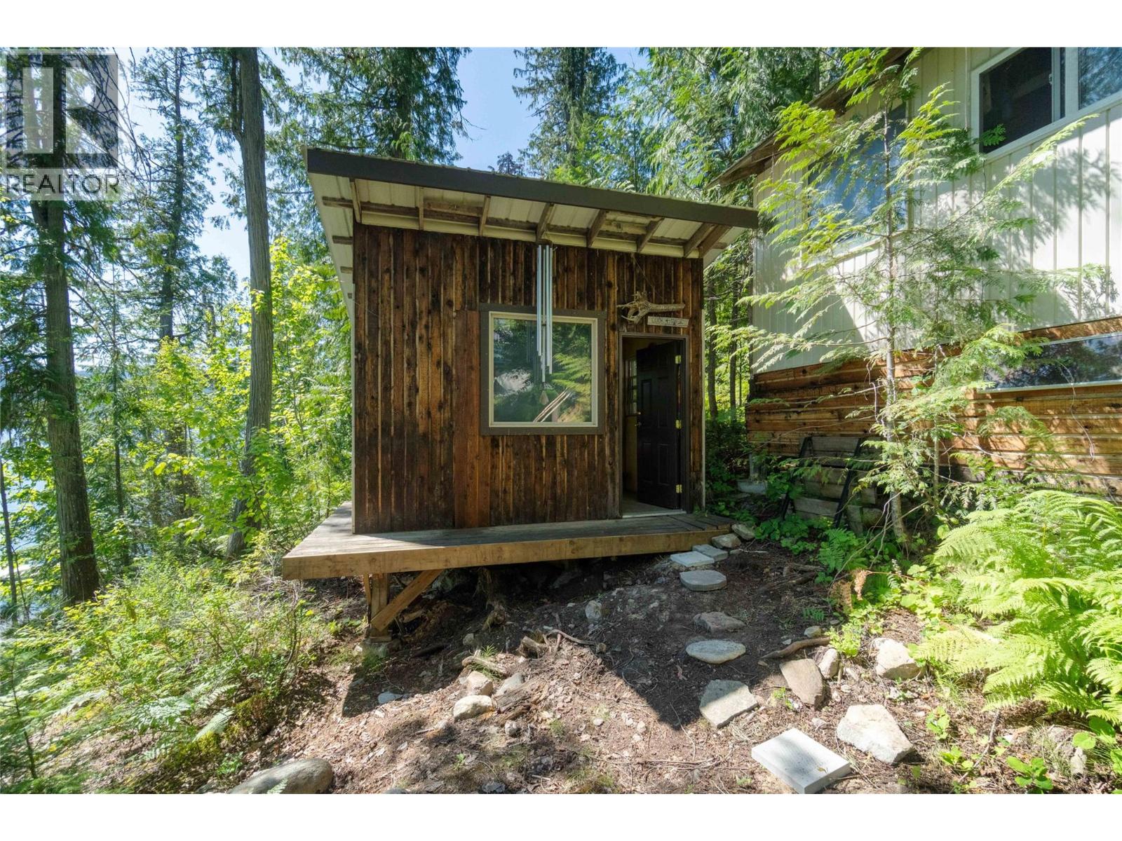 #12 & 13 9000 SEYMOUR ARM MAIN FSR - 68