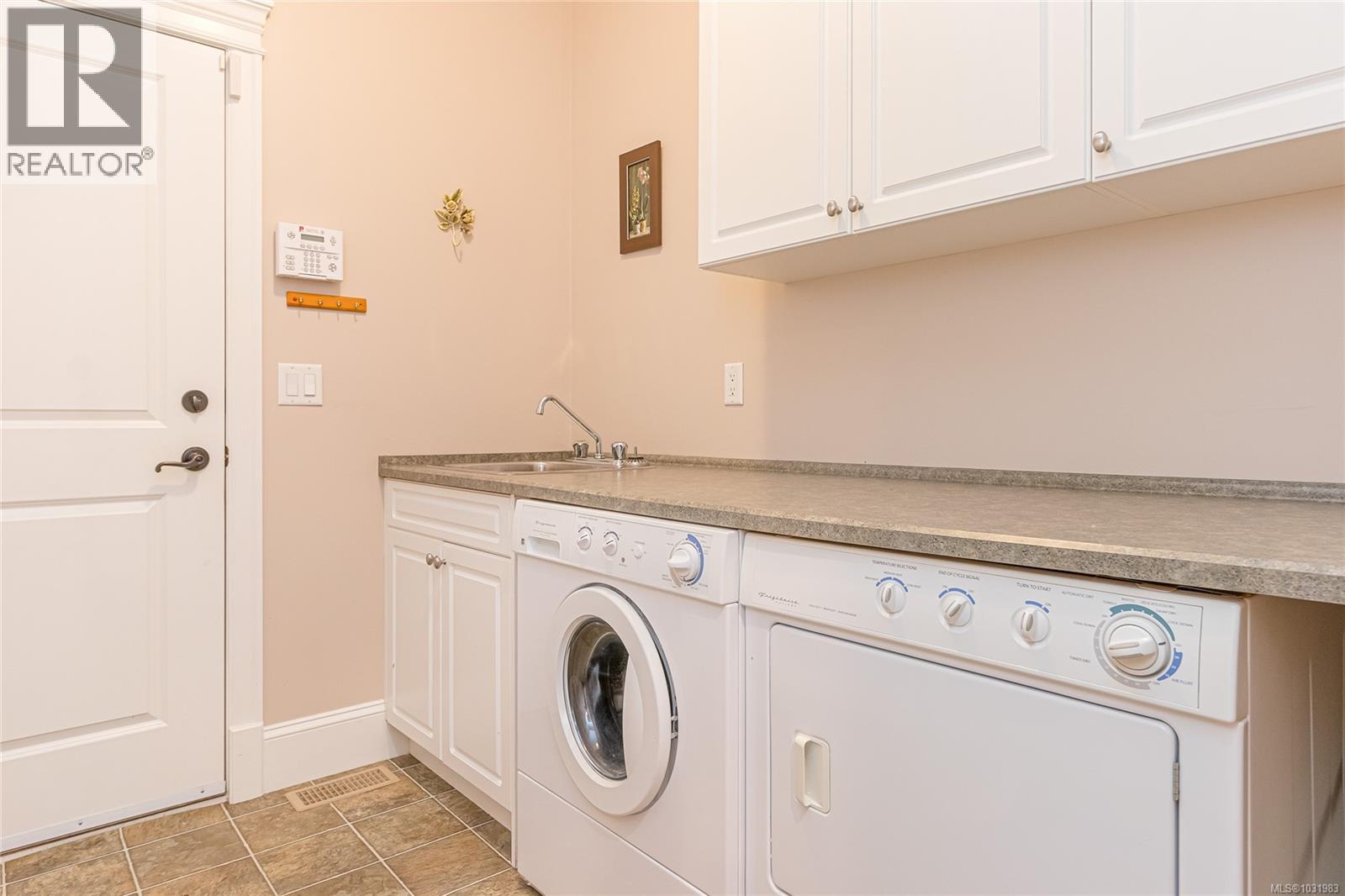 408 BELMONTE PL - 38