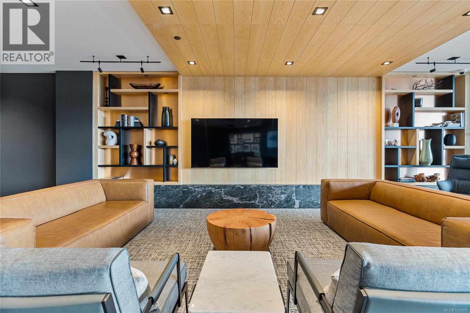 #507 369 TYEE RD - 22