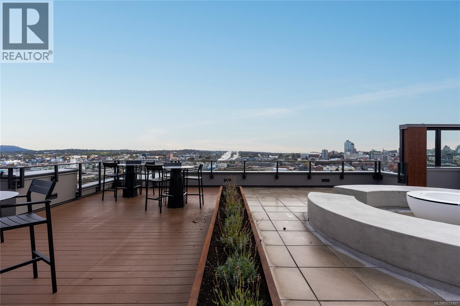 #507 369 TYEE RD - 26